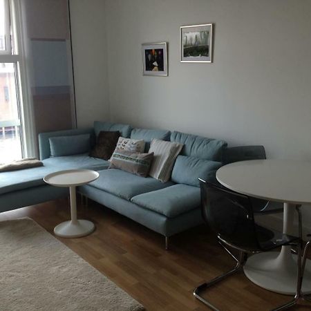 1 Bedroom In Chelsea Bridge Wharf London Exterior foto
